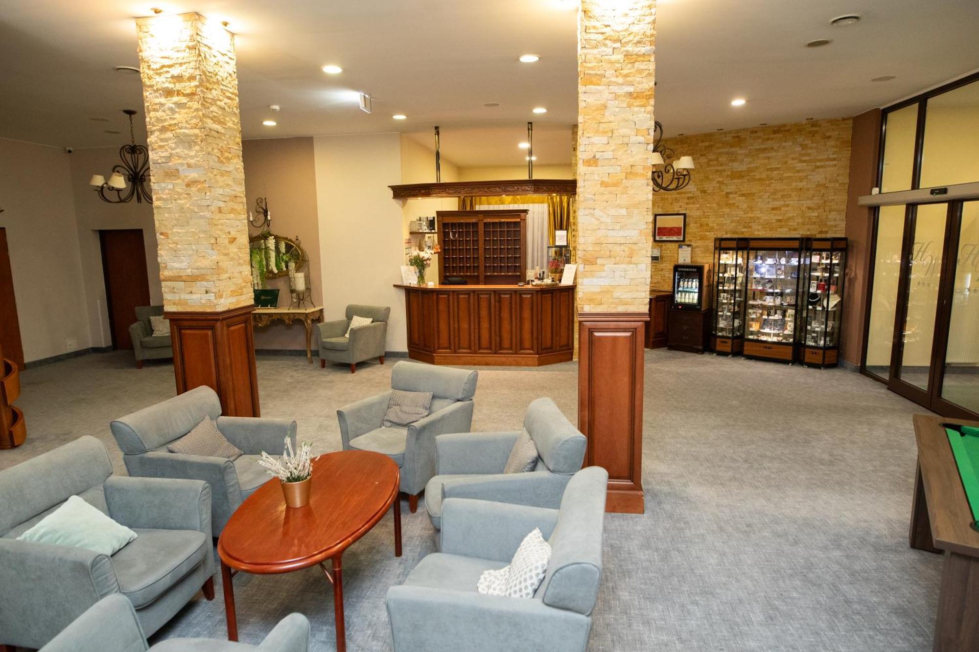 维尔加卡托维兹机场酒店 米尔泽希塞 外观 照片